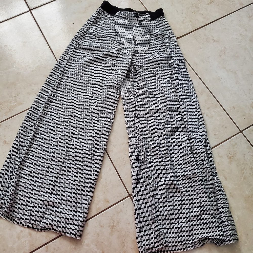 Black and white gaucho pants